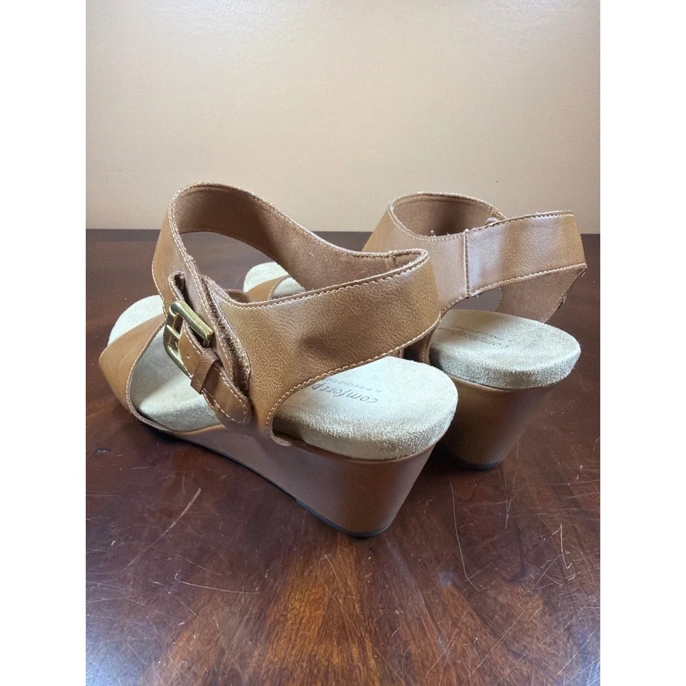 Comfort Plus by Predictions Womens Cognac Brown Wedge Sandals Ankle Strap Buckle